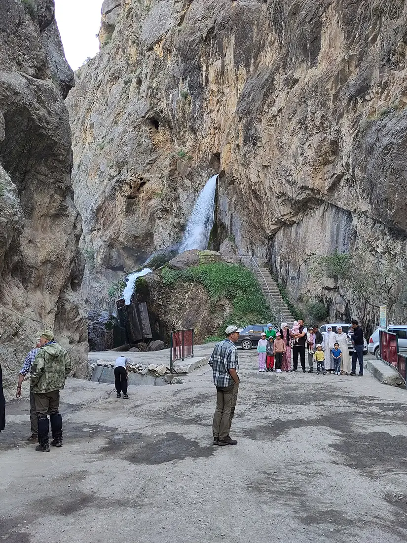 Wasserfall in der Abschyr-Sai-Schlucht