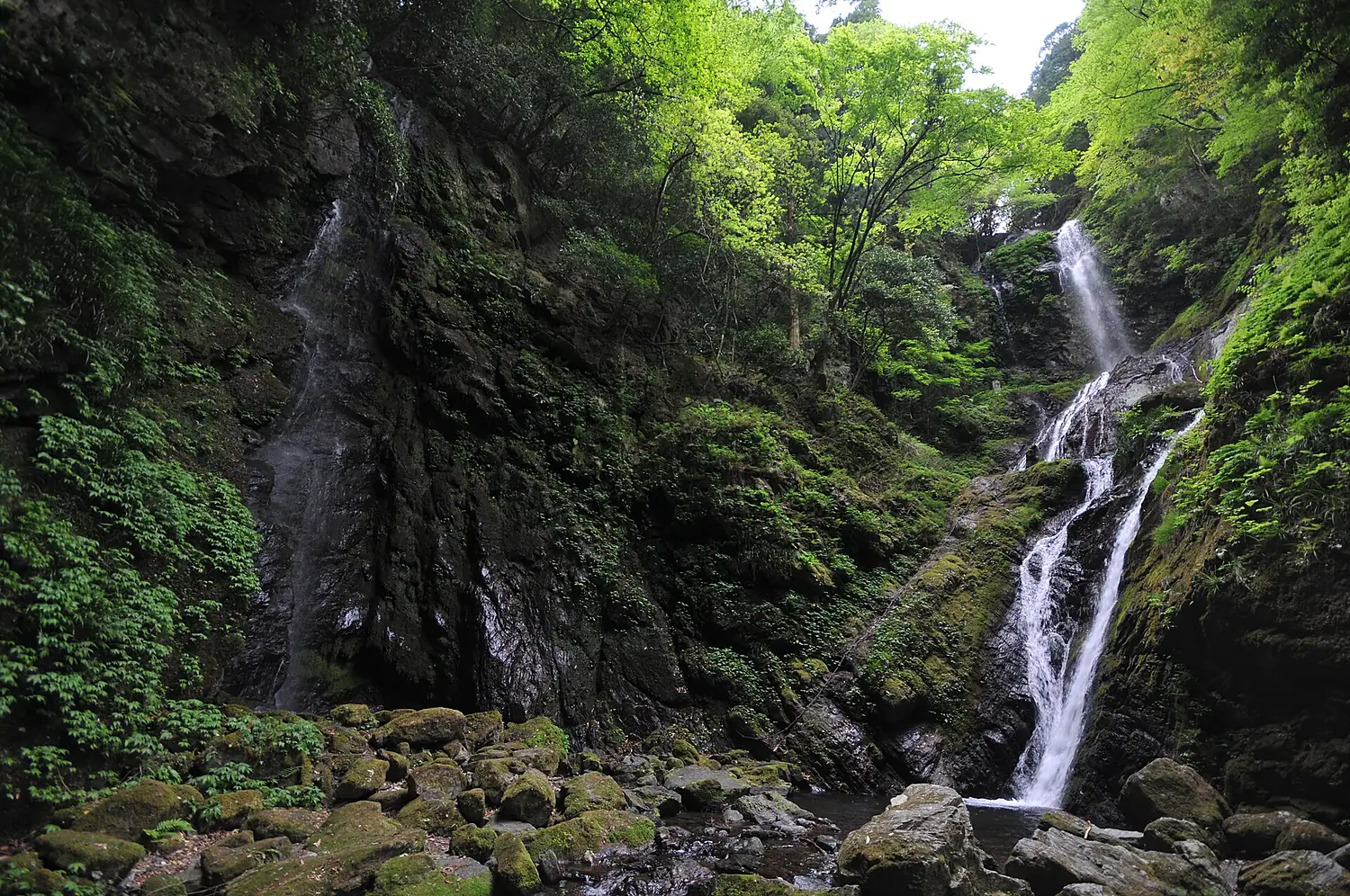 Amagoi Waterfalls 06