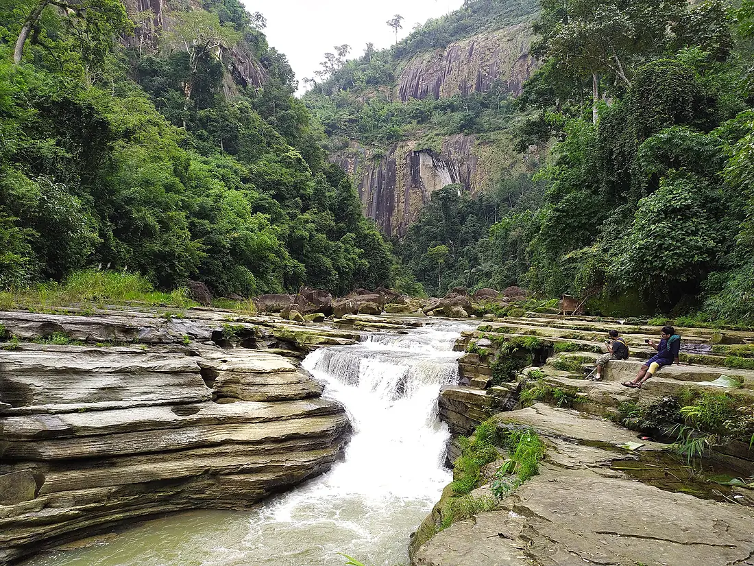 Amiakhum Waterfall 1