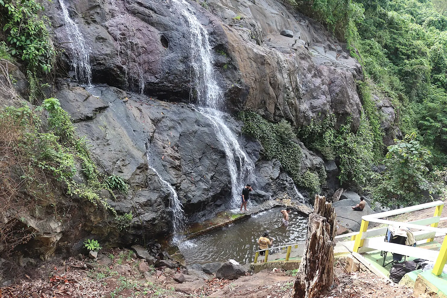 Air Terjun Bajuin