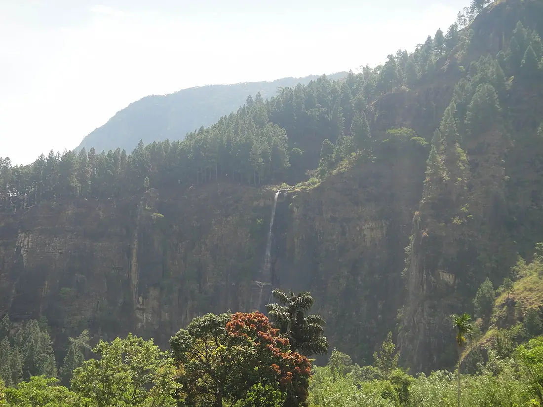 Bamabara Kanda waterfall
