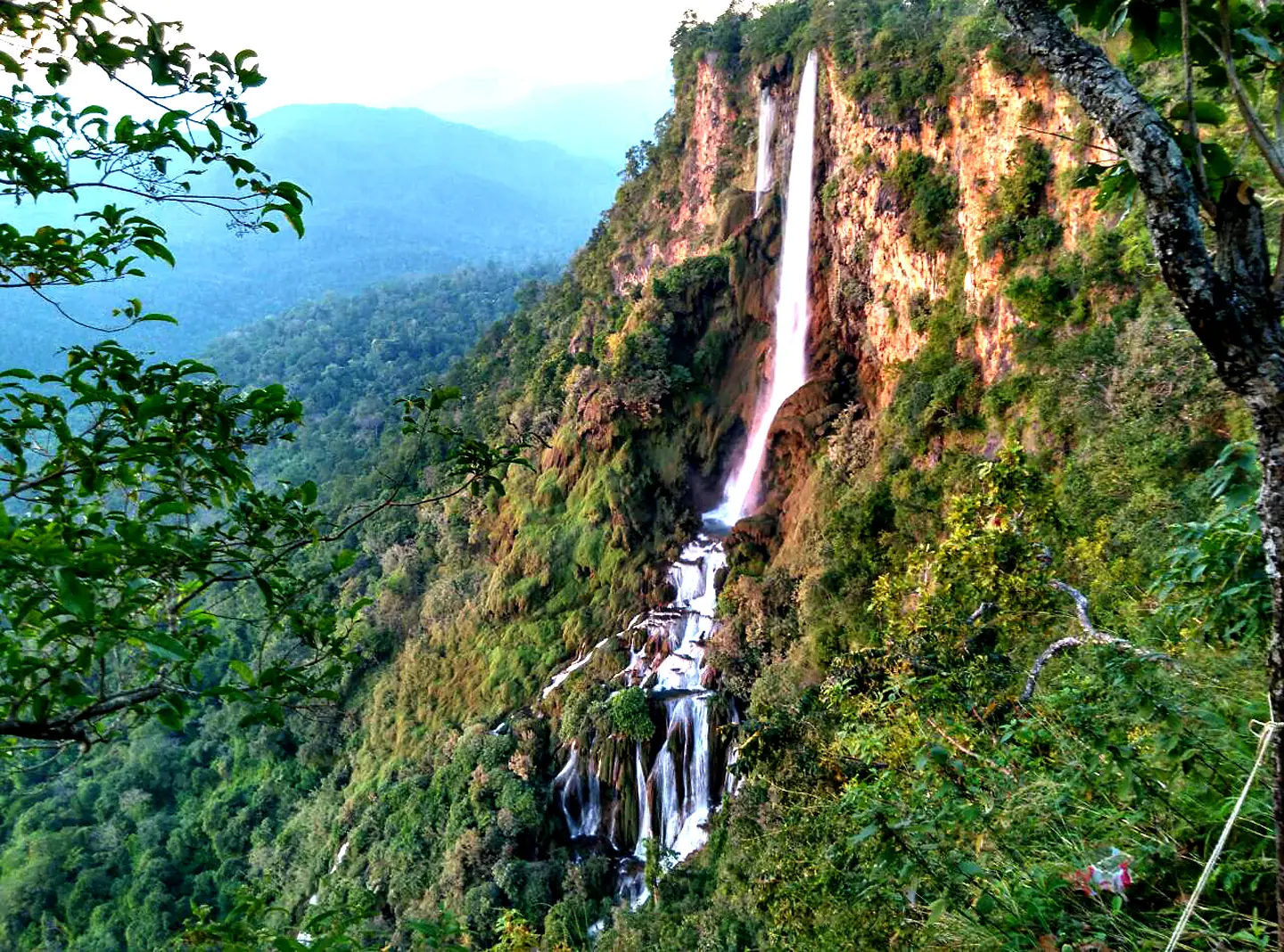 Bant-Pway-Kyinn Waterfall 01 (NaungCho)