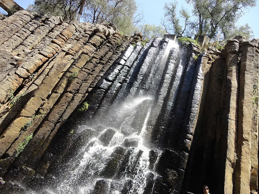 Cascada en los prismas basálticos de Santa María Regla