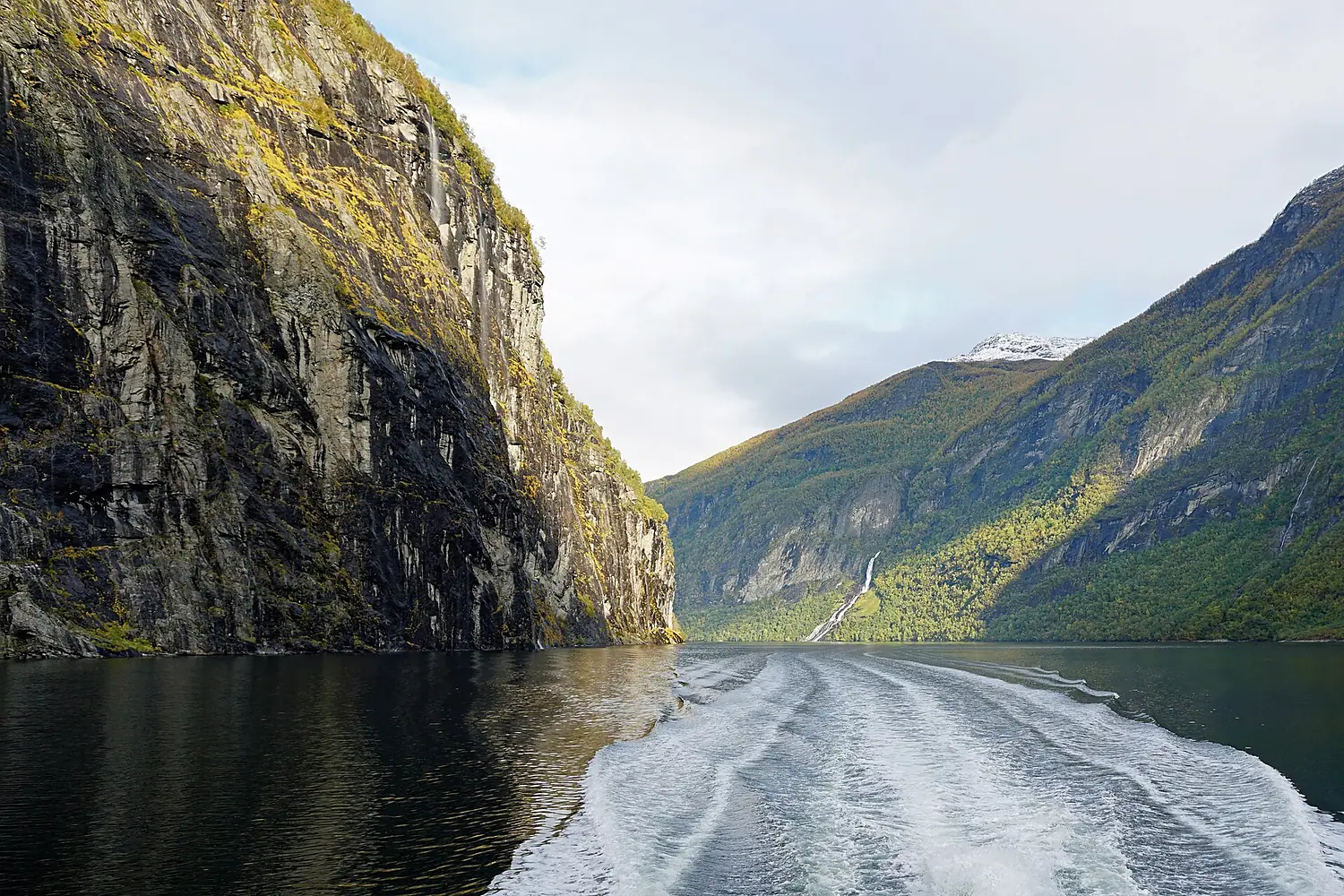 Bridal Veil fall Geiranger fjord 10 2018 3417