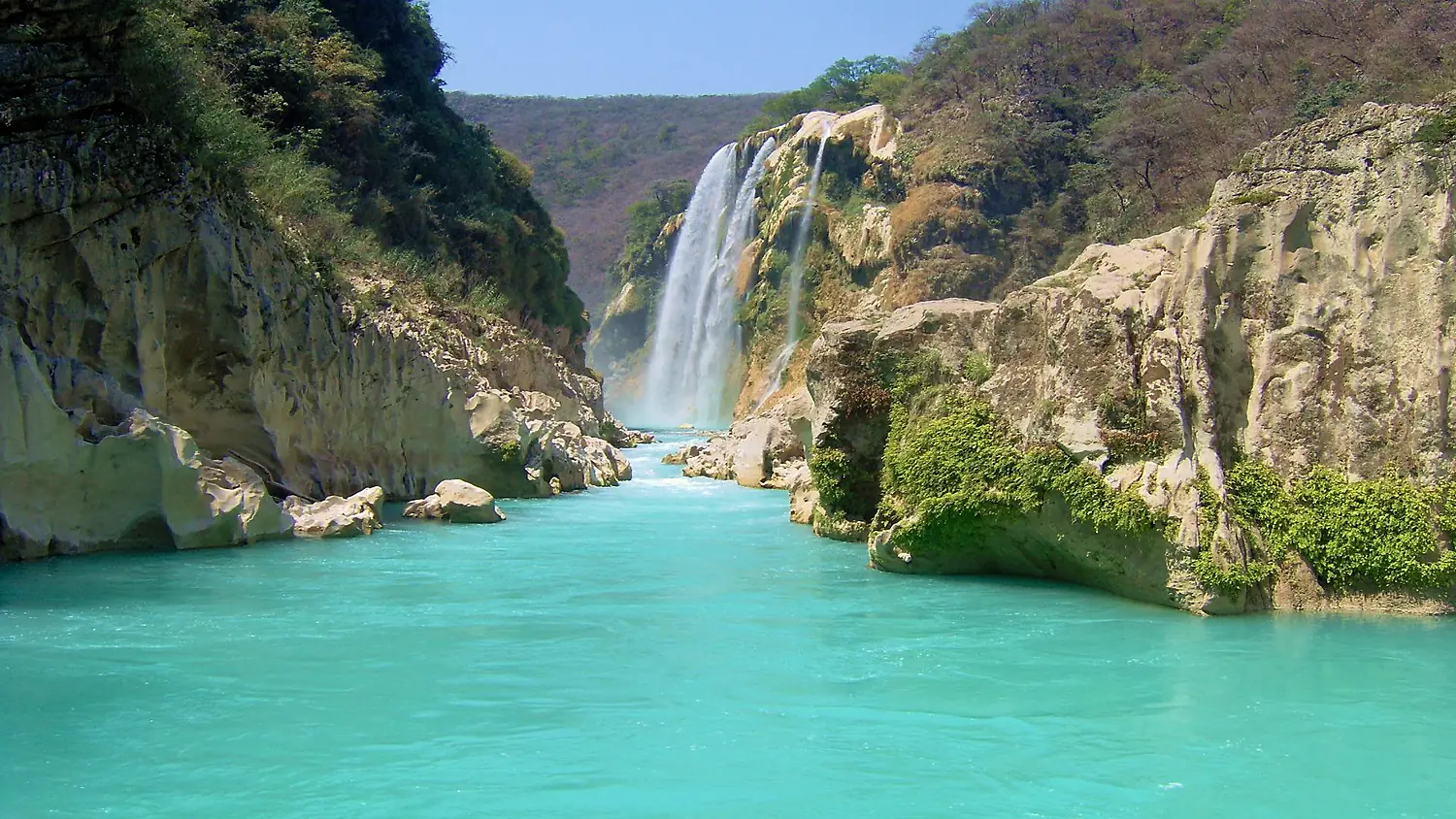 Cascada de Tamul vista desdes abajo