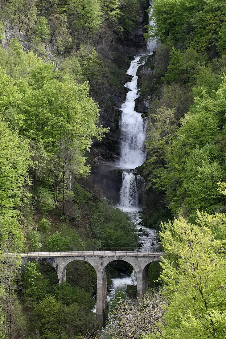 Cascade du Bief de la ruine en mai - img 37966