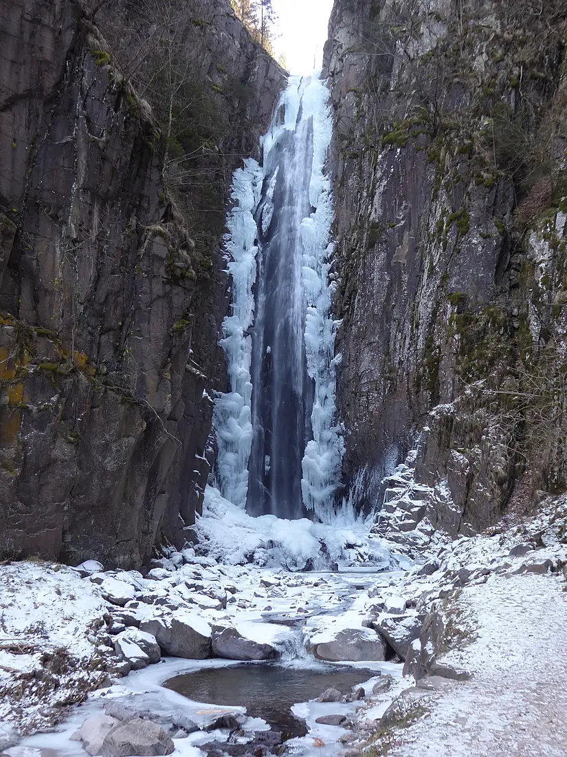 Cascata del Lupo in inverno 02
