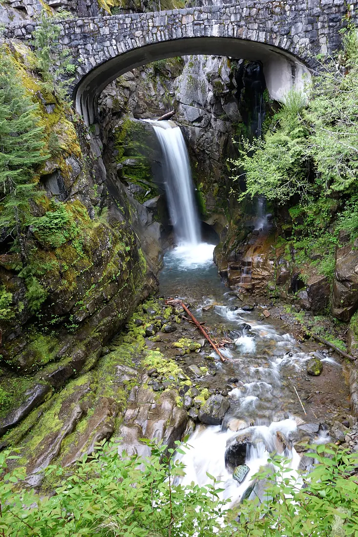 Christine Falls (33500344421)