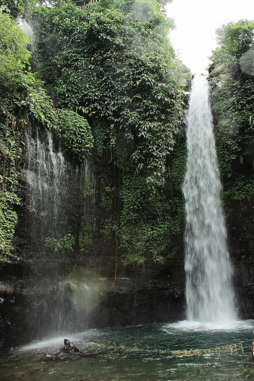Segarnya air di Curug Luhur