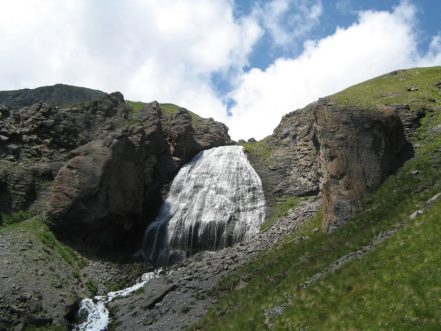 Devichiy kosy waterfall. July 2007. - Водопад Девичьи косы. Июль 2007. - panoramio