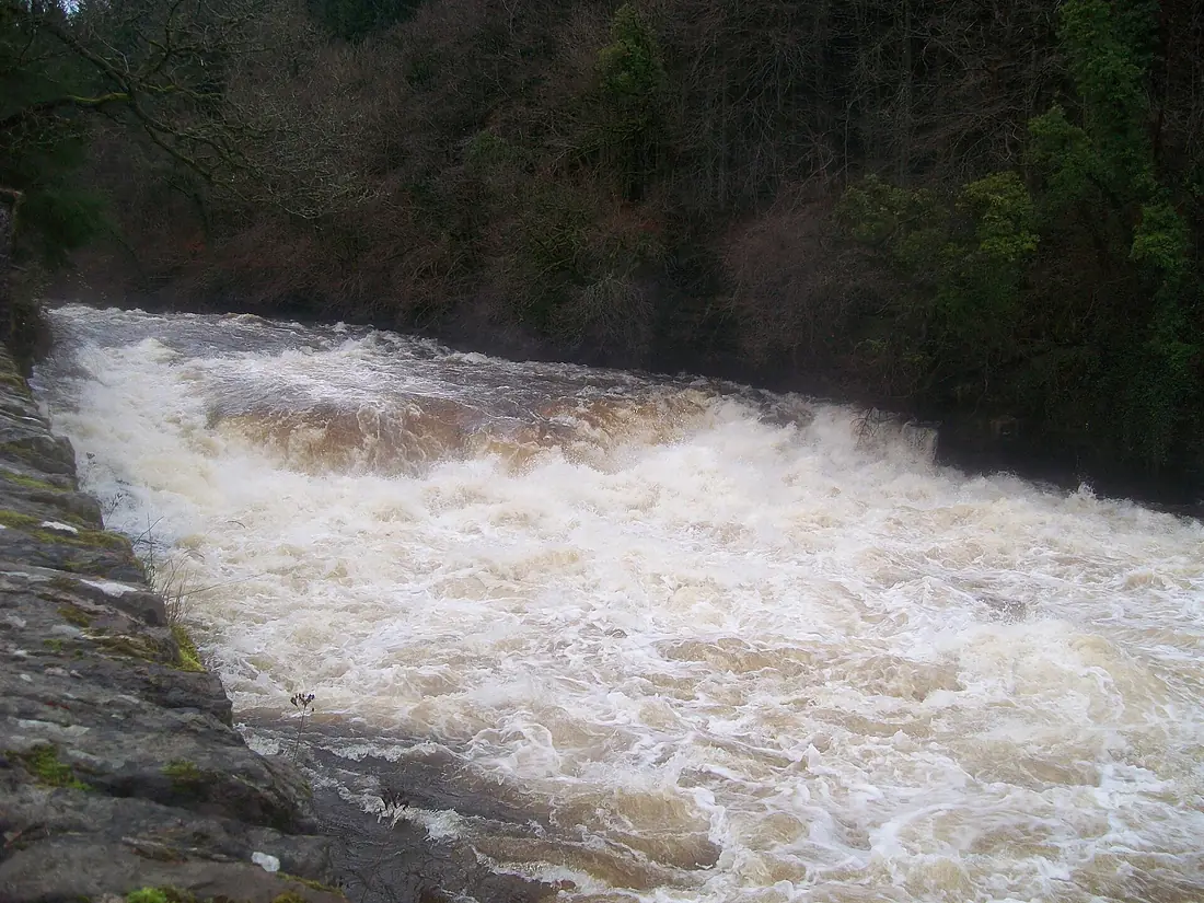 Dundaff Linn (December 2011) 1