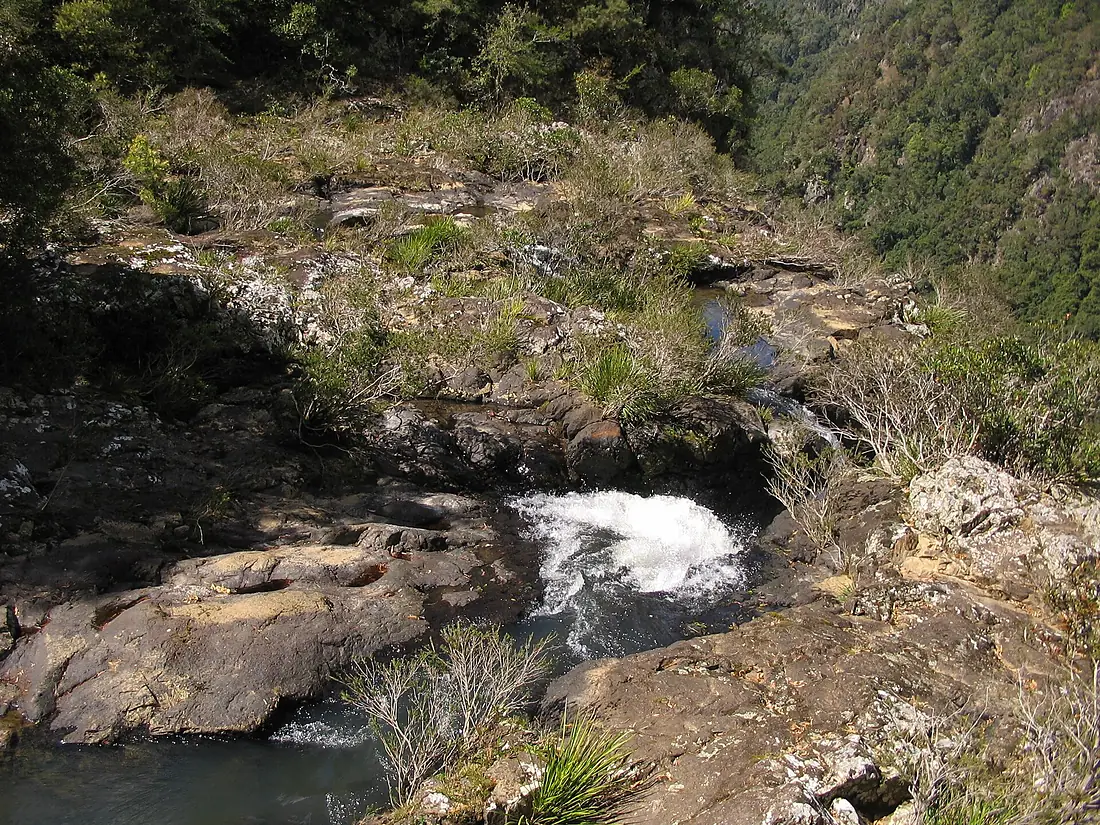The 1st digital photo of the Ellenborough Falls was taken on the Sunday, 6th September 2009 at 12-20pm. - panoramio