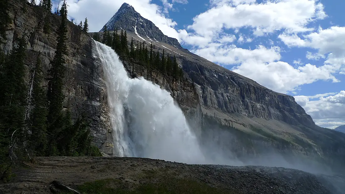 Emperor Falls rooster tails
