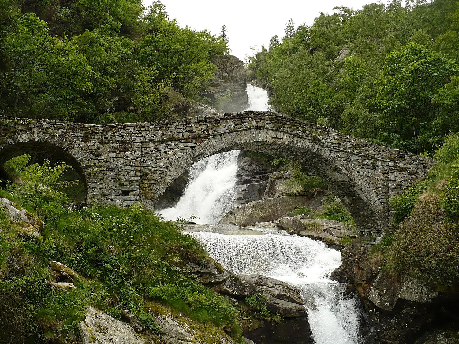 Traversella Fondo cascata