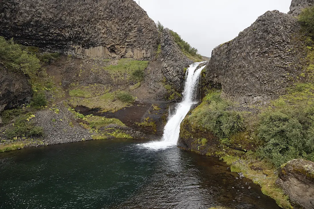 Valle di Gjáin - Gjárfoss 02