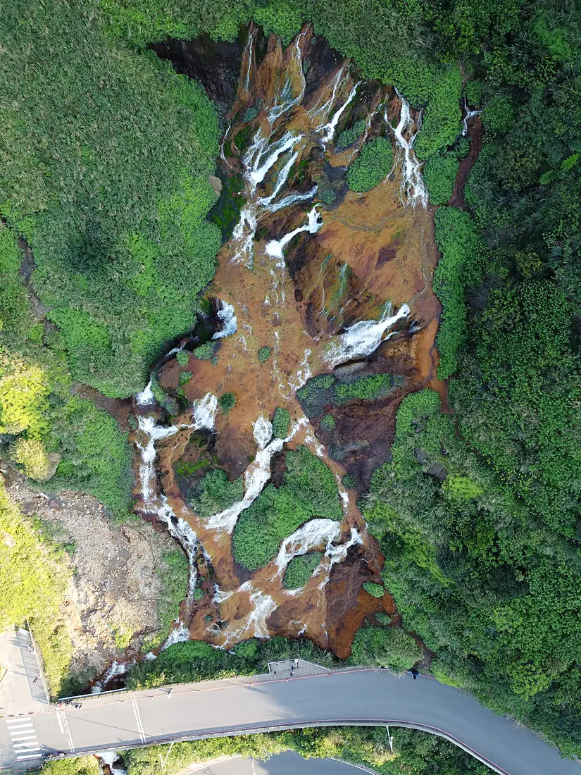 Golden Waterfall 20200316 01