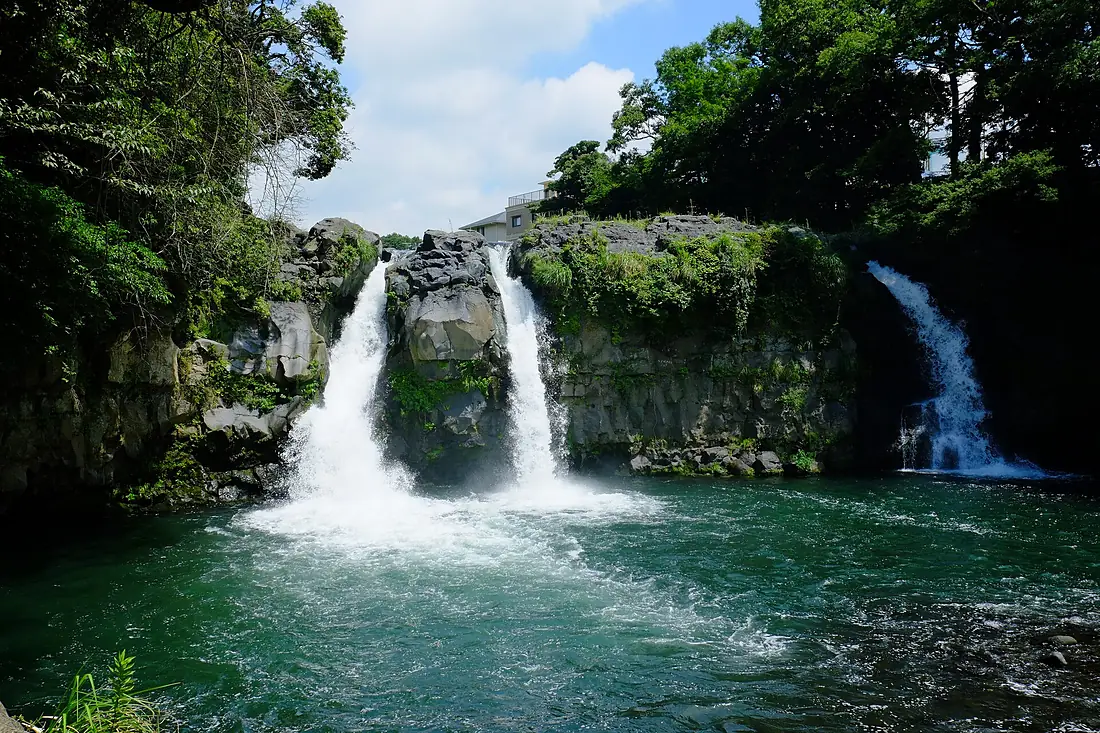 Goryu Falls (14844897057)