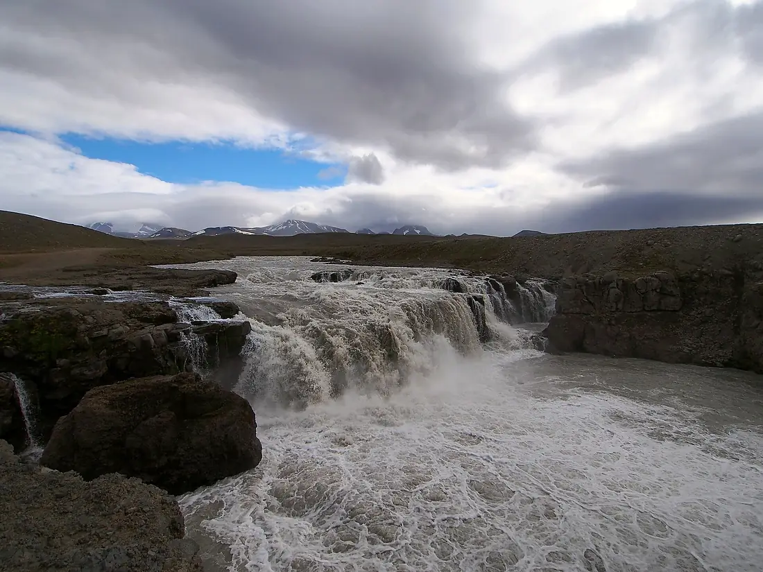 Waterfall Gygjarfoss - 2013.08 - panoramio