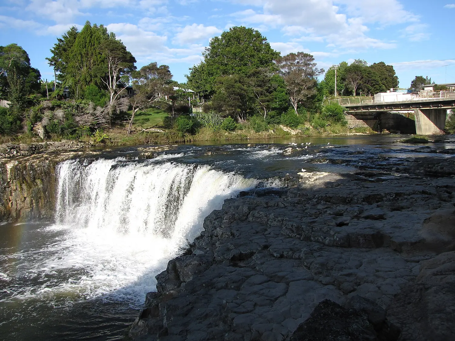 Haruru Falls3