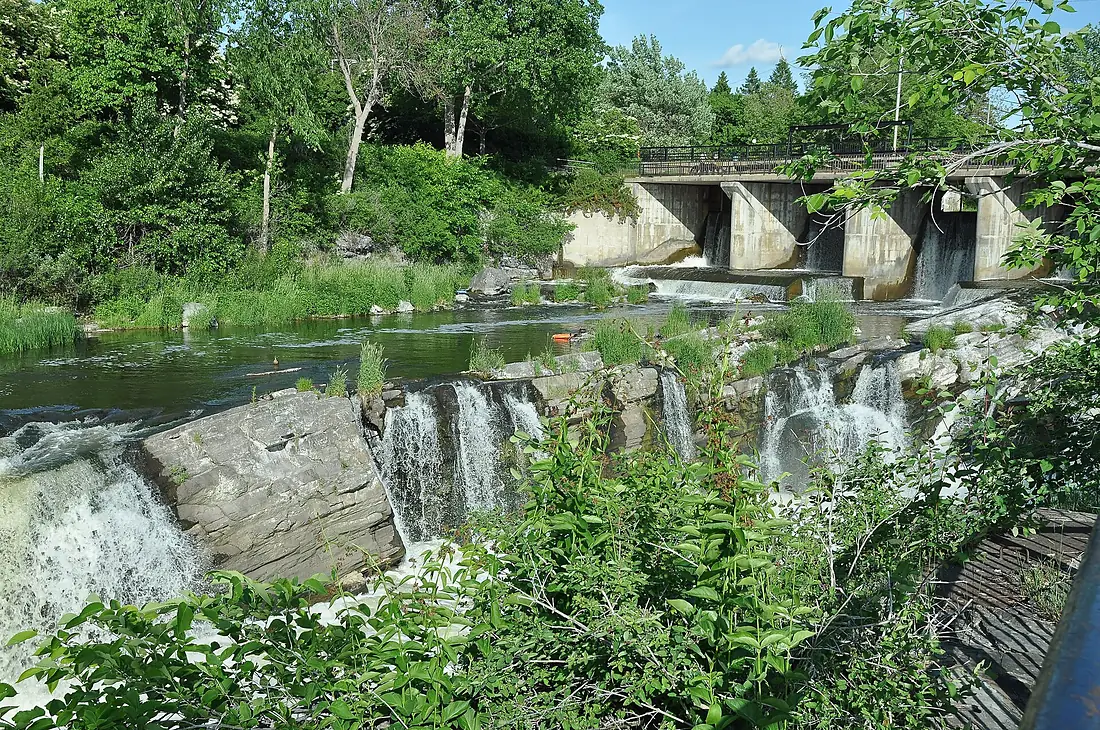 Far view of a bridge near the Hogsback Falls (20726151566)