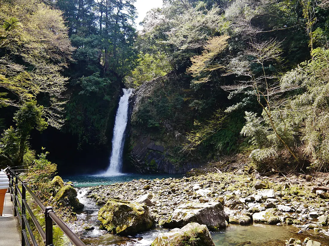 Izu Joren-Wasserfall 02