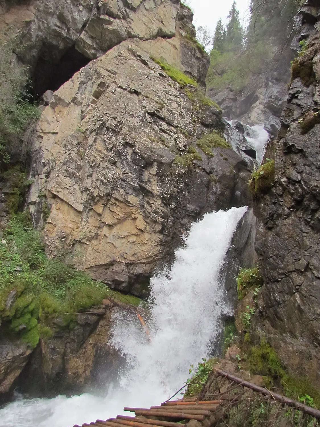 Kairakskiy Waterfall