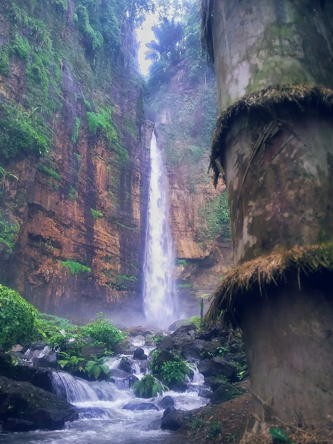 Keindahaan air terjuncdi lereng semeru