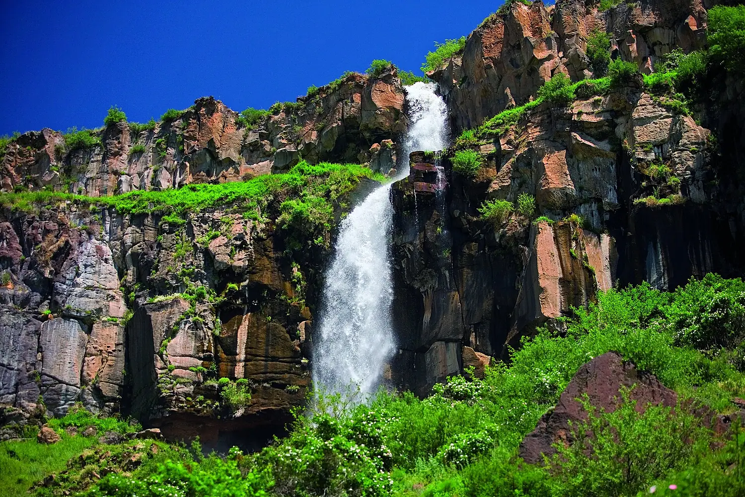 Kasakh Waterfall3