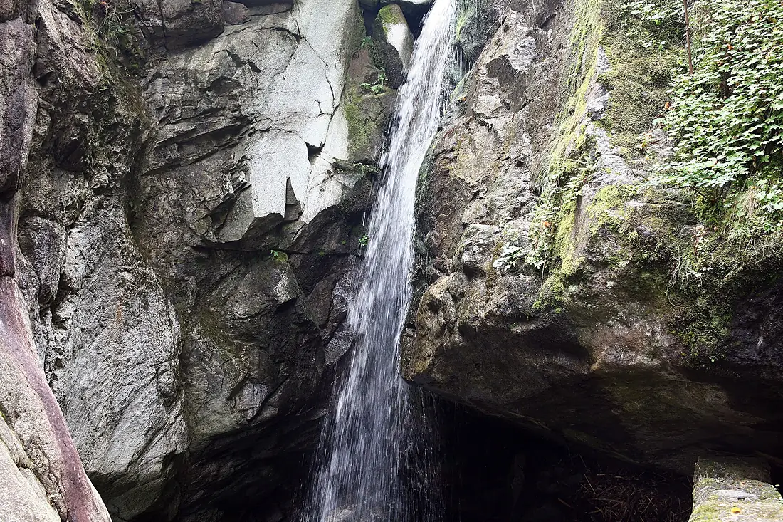Kostenets waterfall E2
