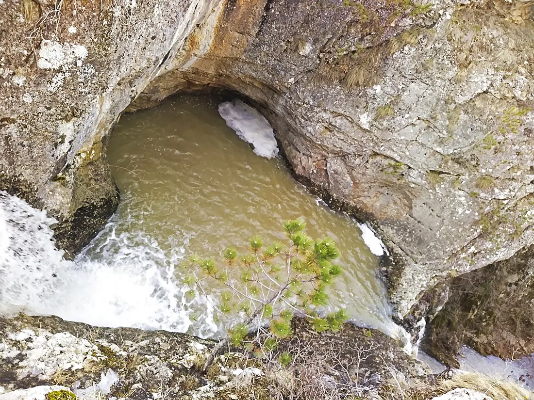 Kotlite waterfall 1