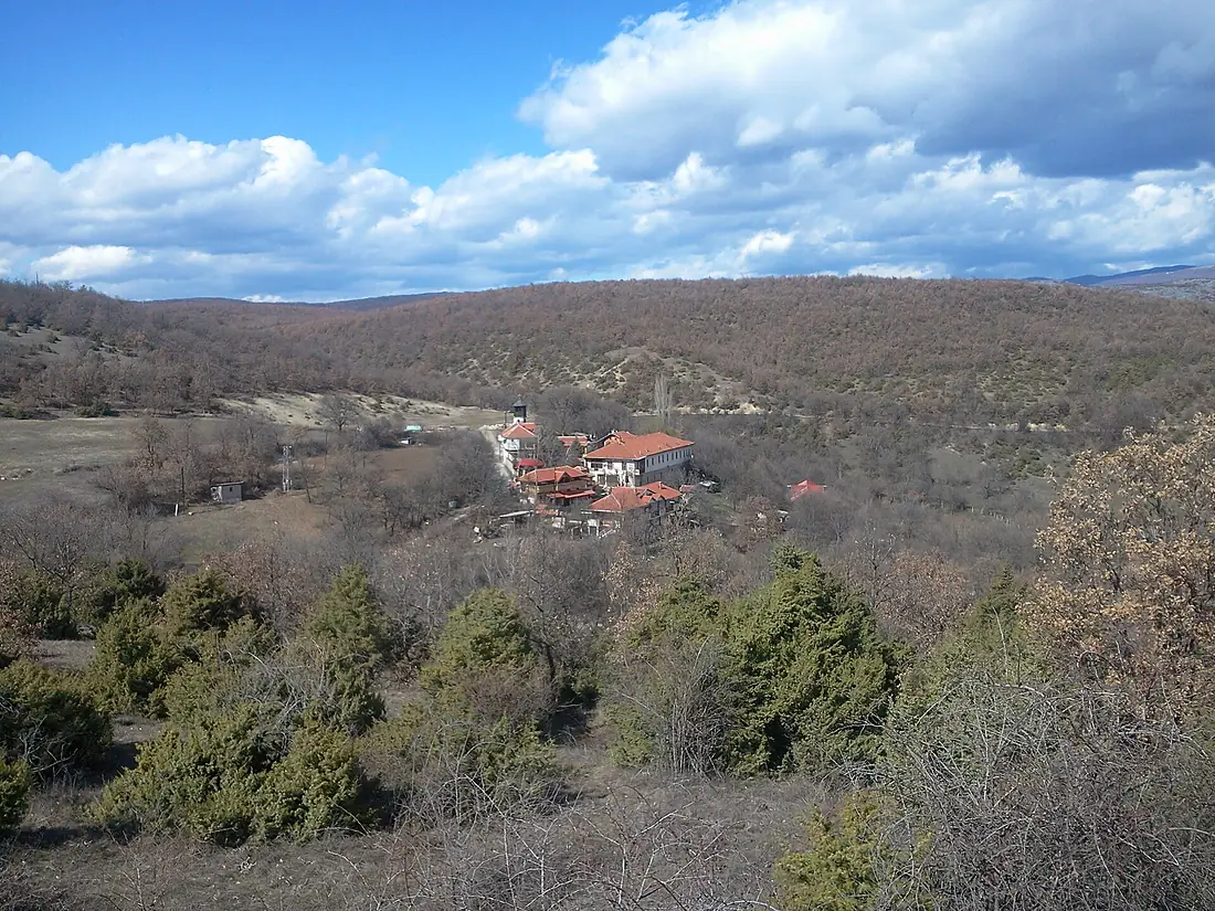 Село Кучково -Скопје, Р.Македонија ( манастирот "☨ Св. Ѓорѓи ☨" ) , village Kuchkovo -Skopje, R of Macedonia ( ☨ "St. George's" Monastery ☨ ) - panoramio