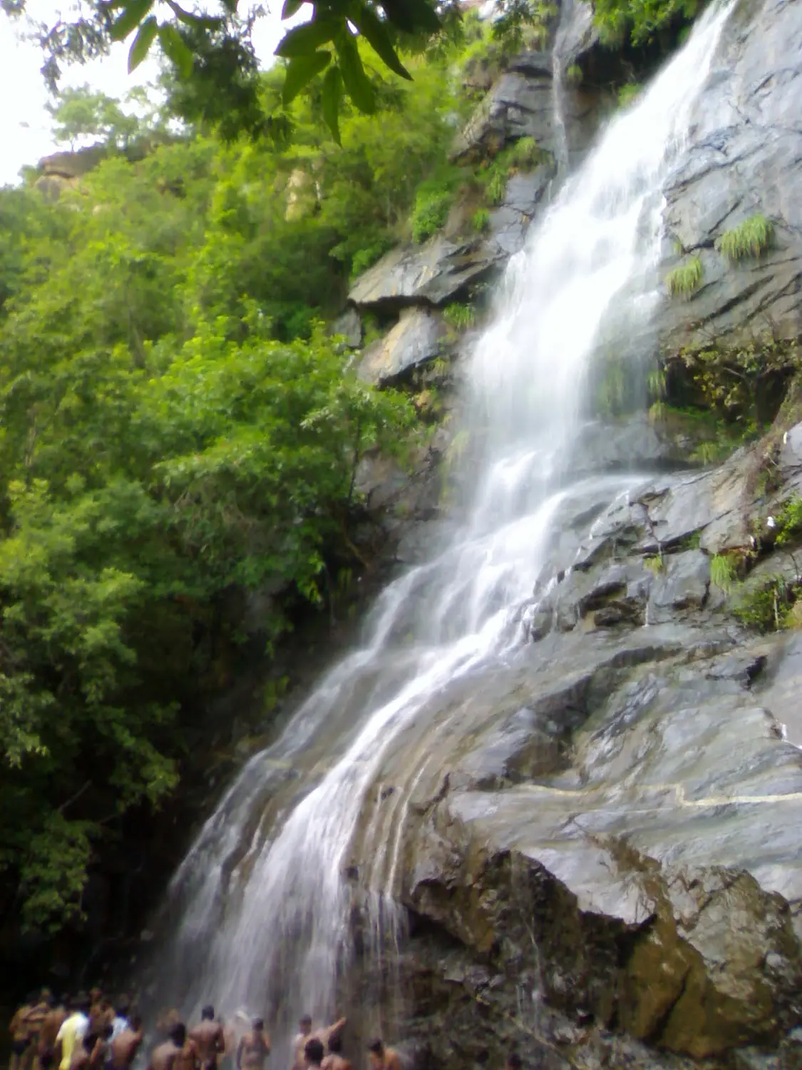Kutladampatti Waterfalls, Vadipatti Madurai