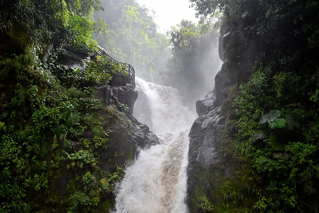 La Paz waterfall - panoramio (1)