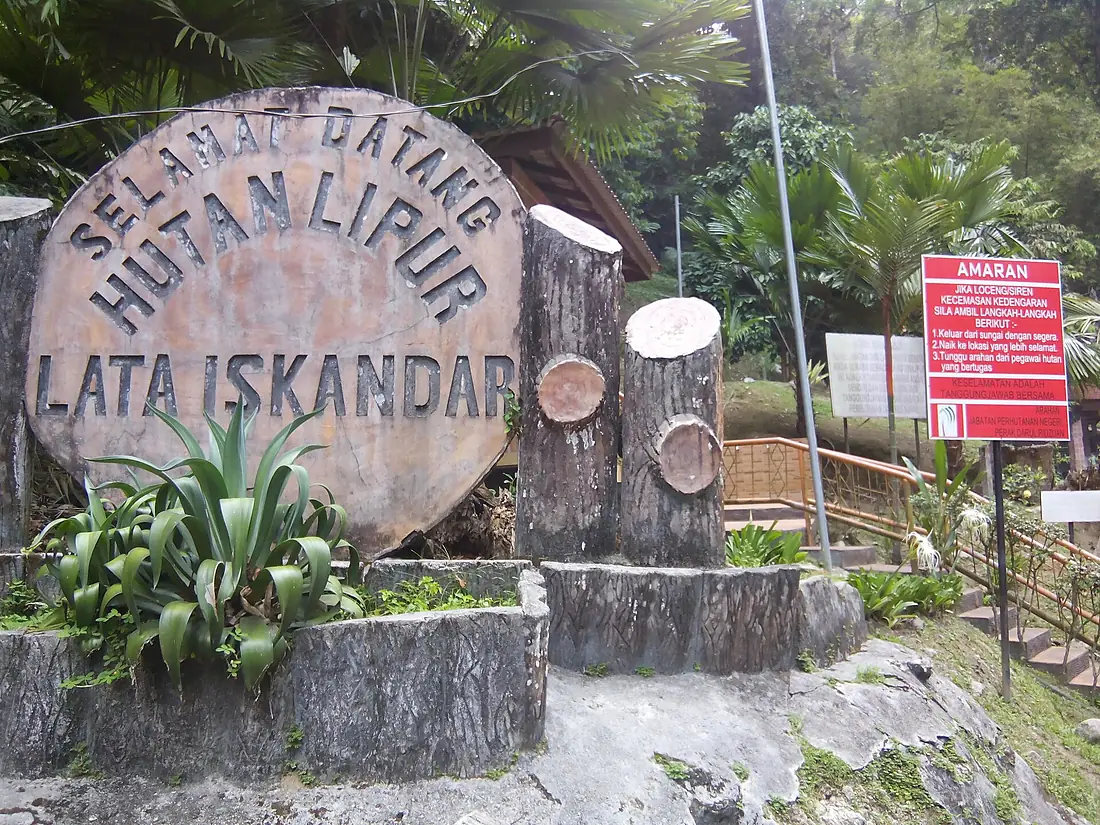 Near waterfall Lata Iskandar (28054824645)