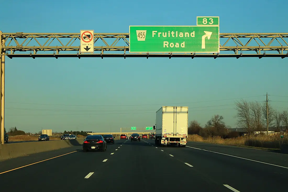 QEW Niagara - Exit 83 - RR455 Fruitland Road (40484191440)
