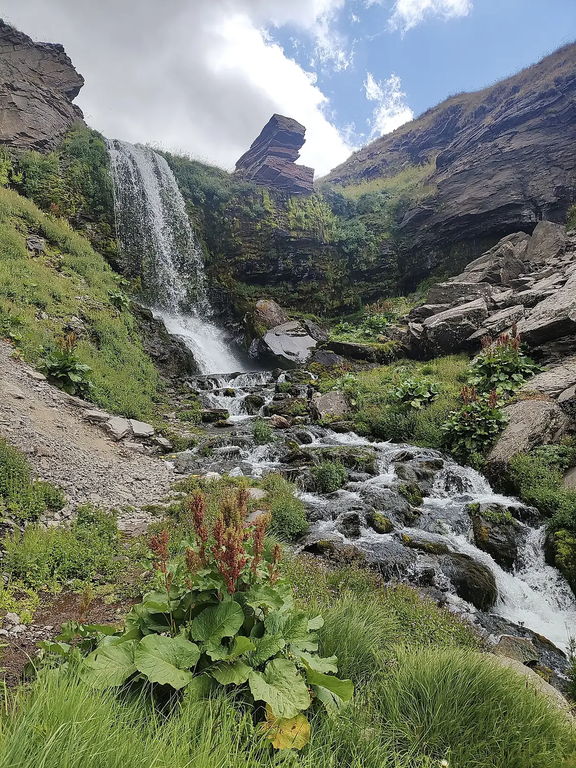 Mantash Waterfall 02