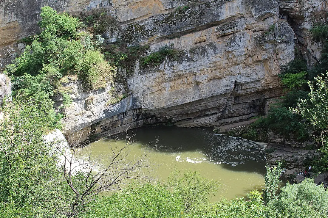 Huge stones of Mirusha's waterfall
