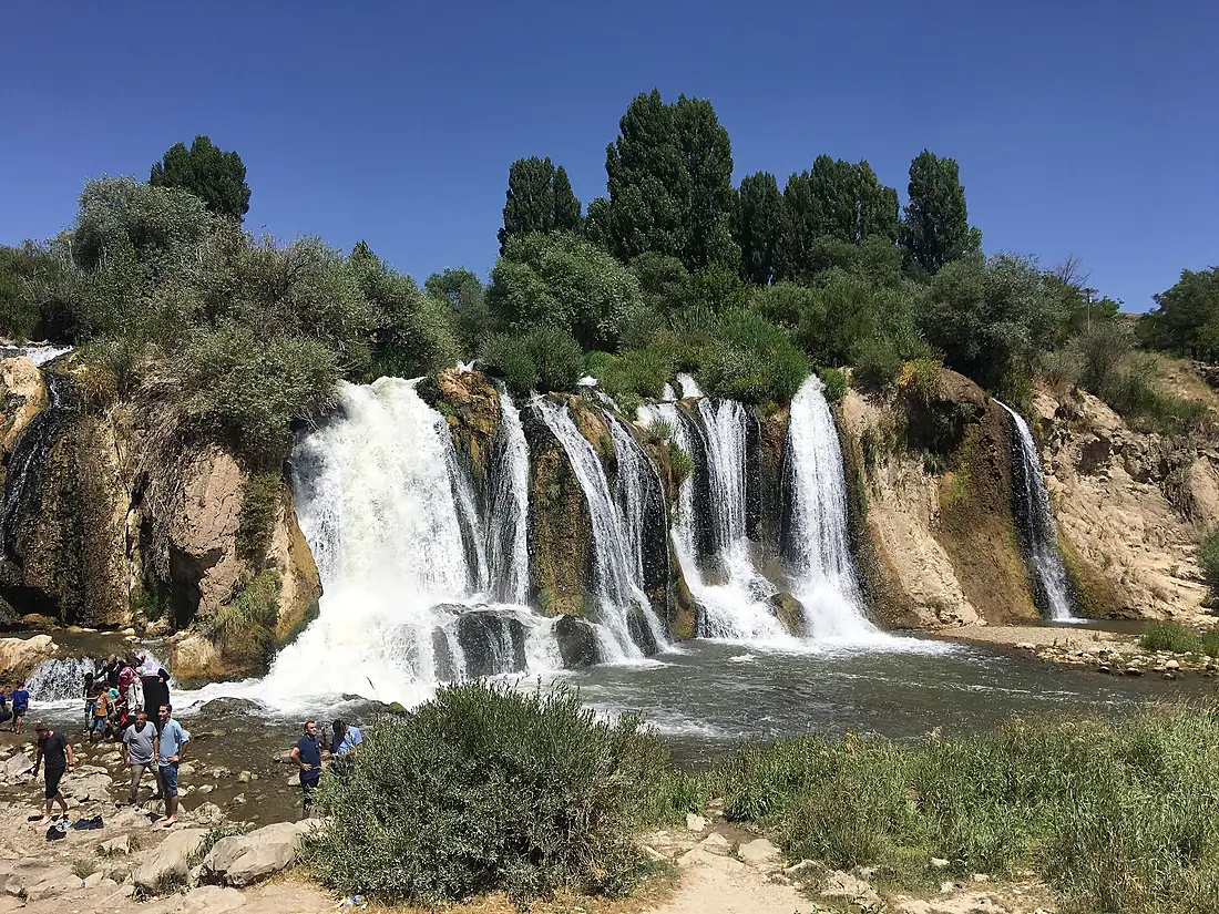 Berkri Waterfalls 002