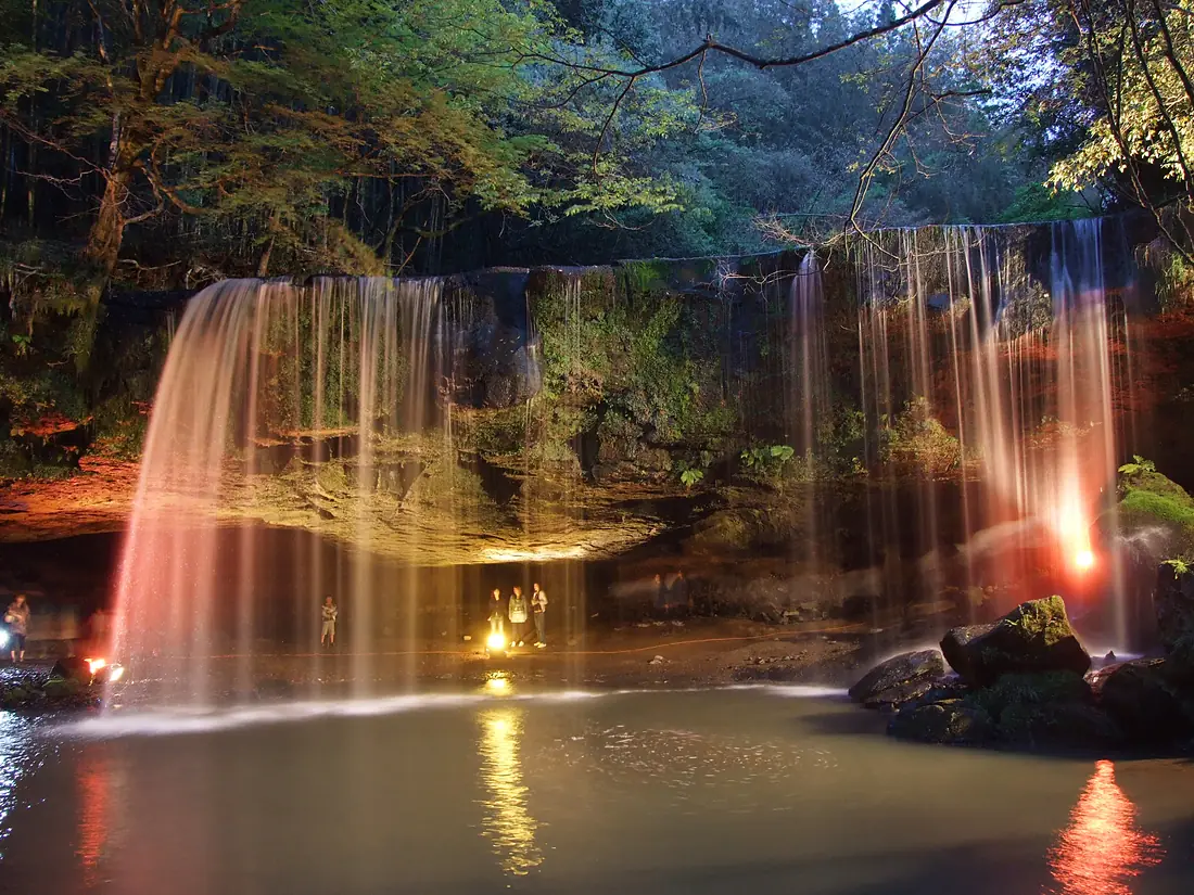 Kumamoto-Nabegataki Waterfall-m