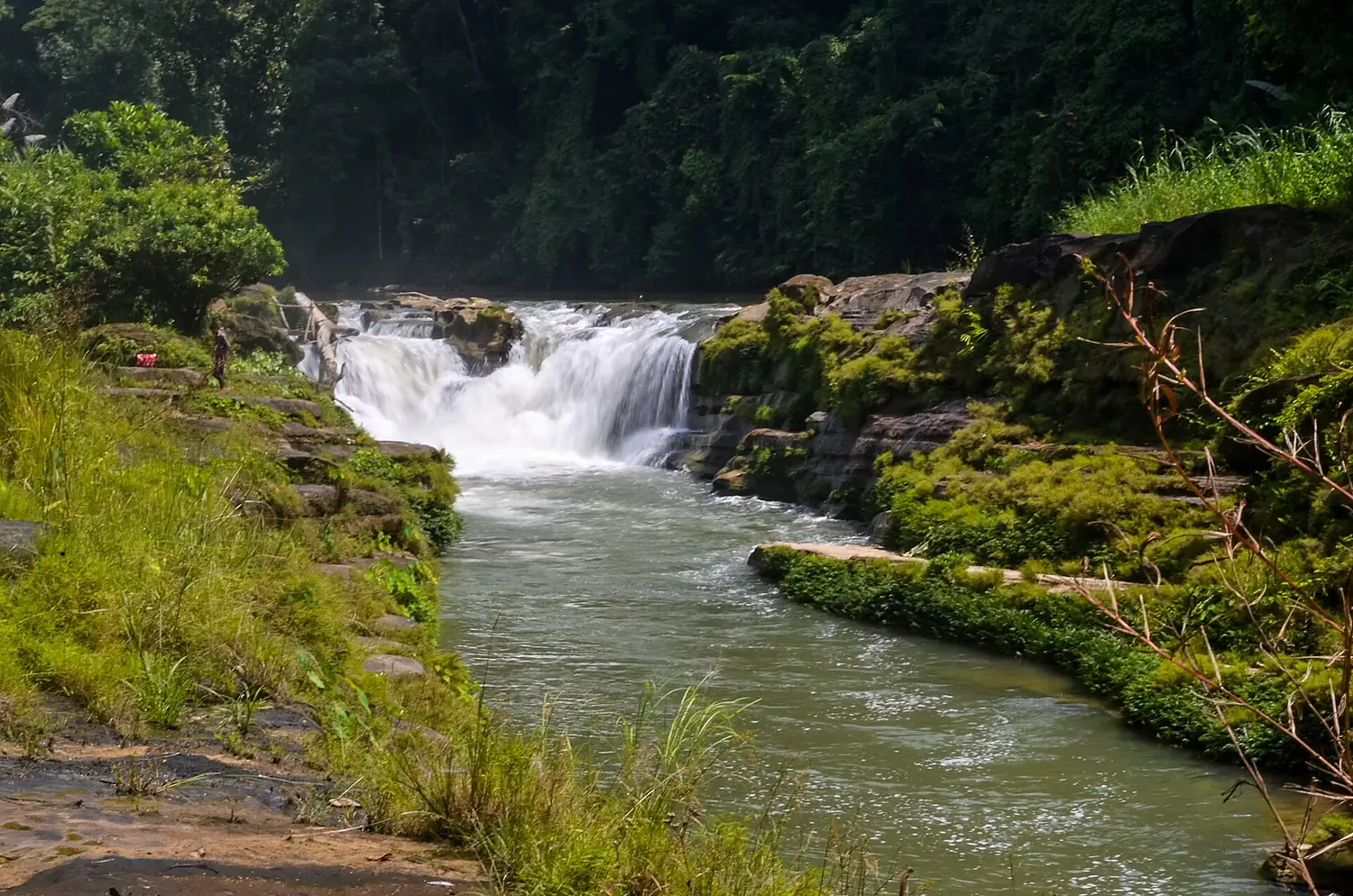 Nafakhum Waterfalls