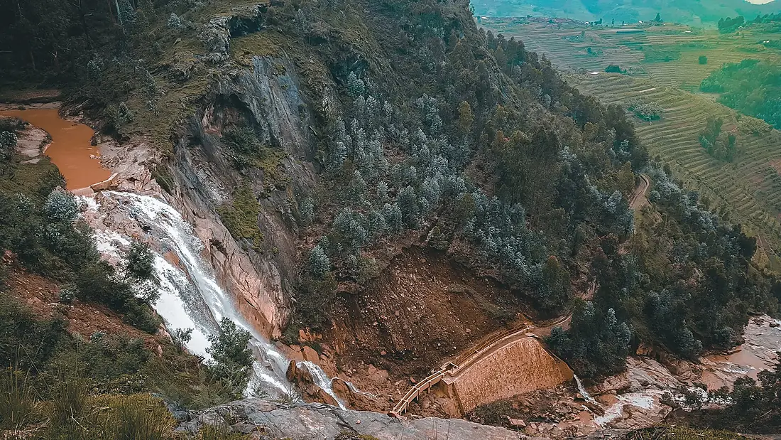 Les Chutes de Ndaba
