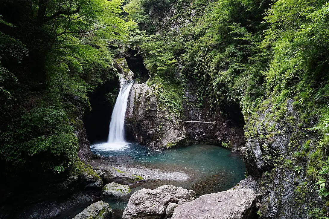 Ogama Falls 2014-07-21 (14710388477)