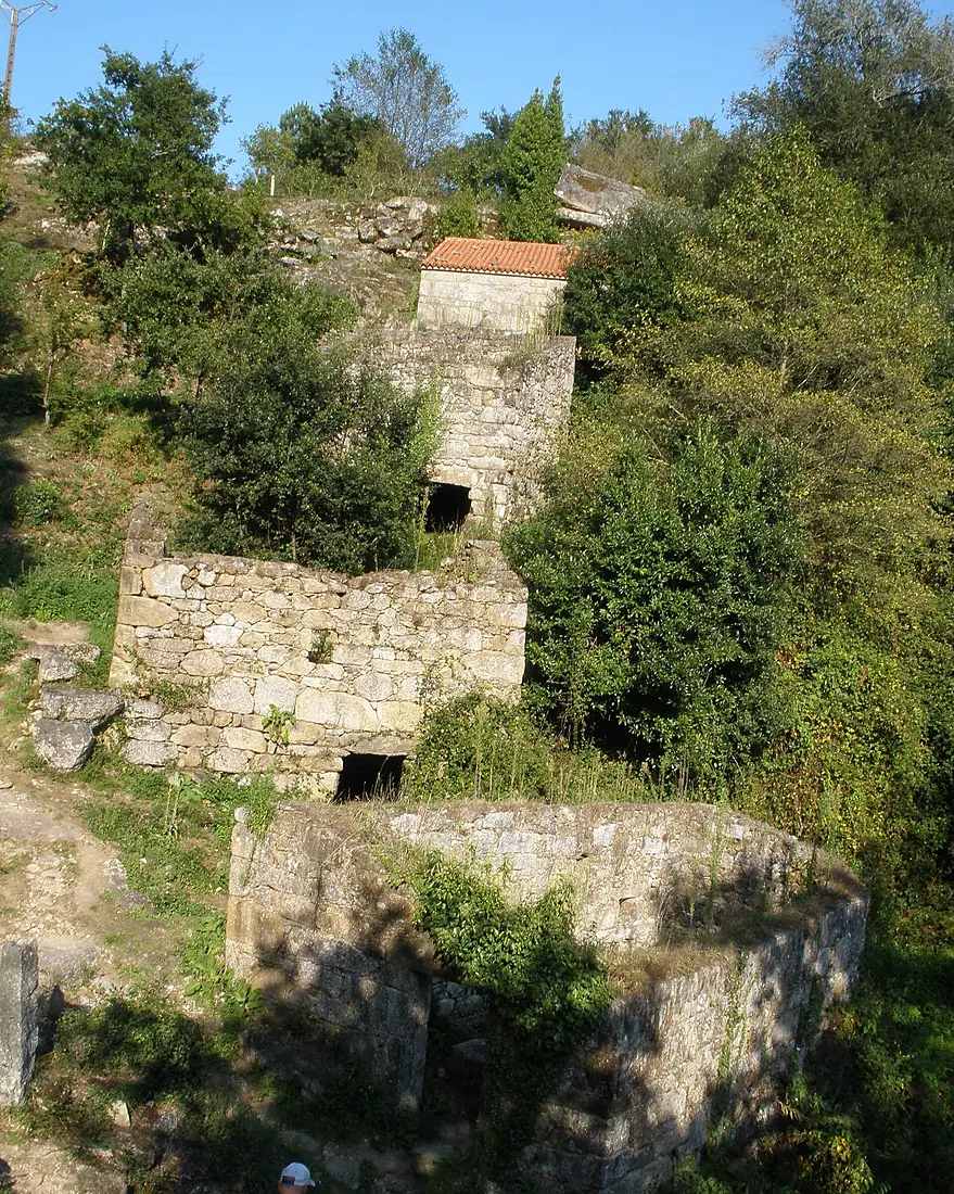 Muiños no rio barosa - panoramio