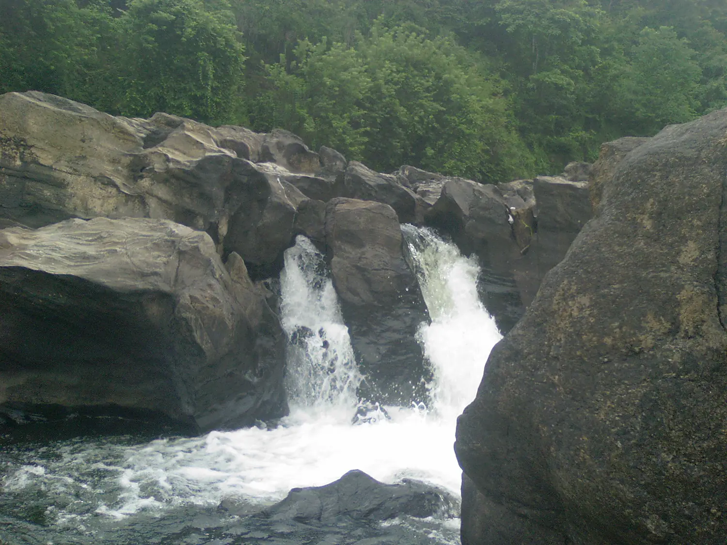 Perunthenaruvi01