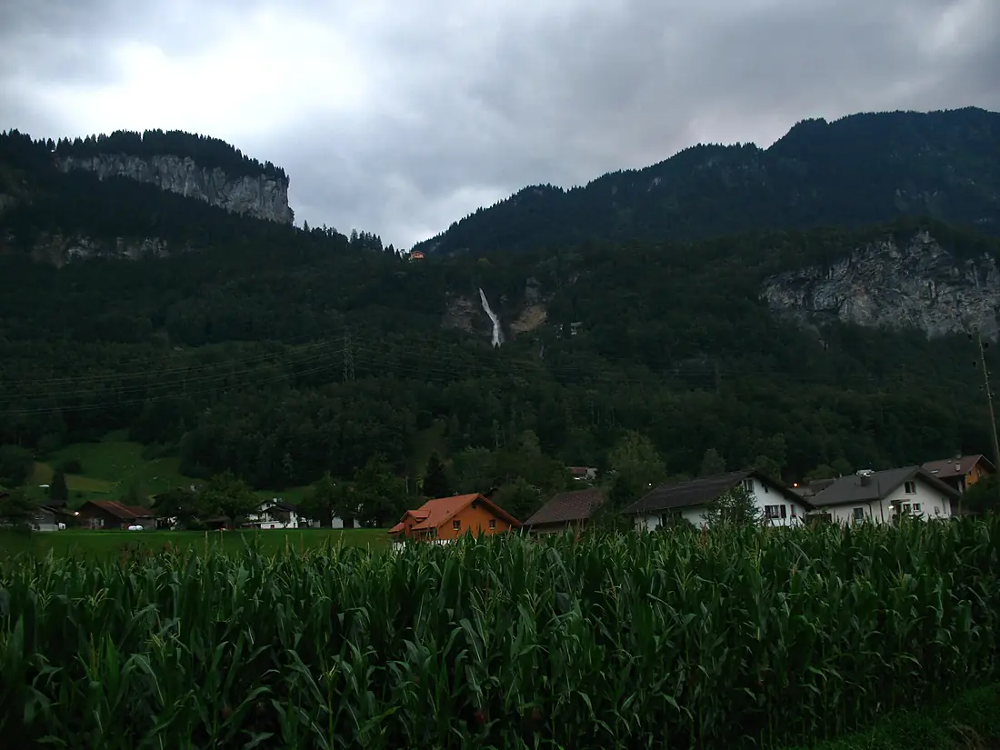 6166 - Meiringen - Reichenbachfall viewed from Aareschluchtstrasse