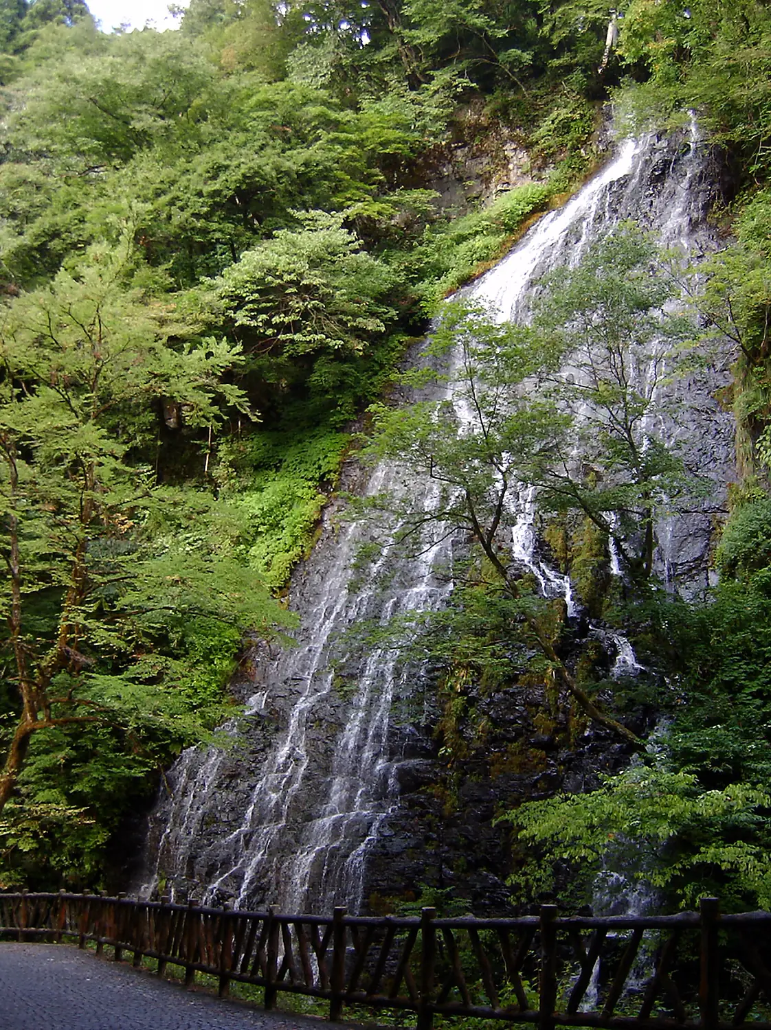 RyusogaTaki whole view