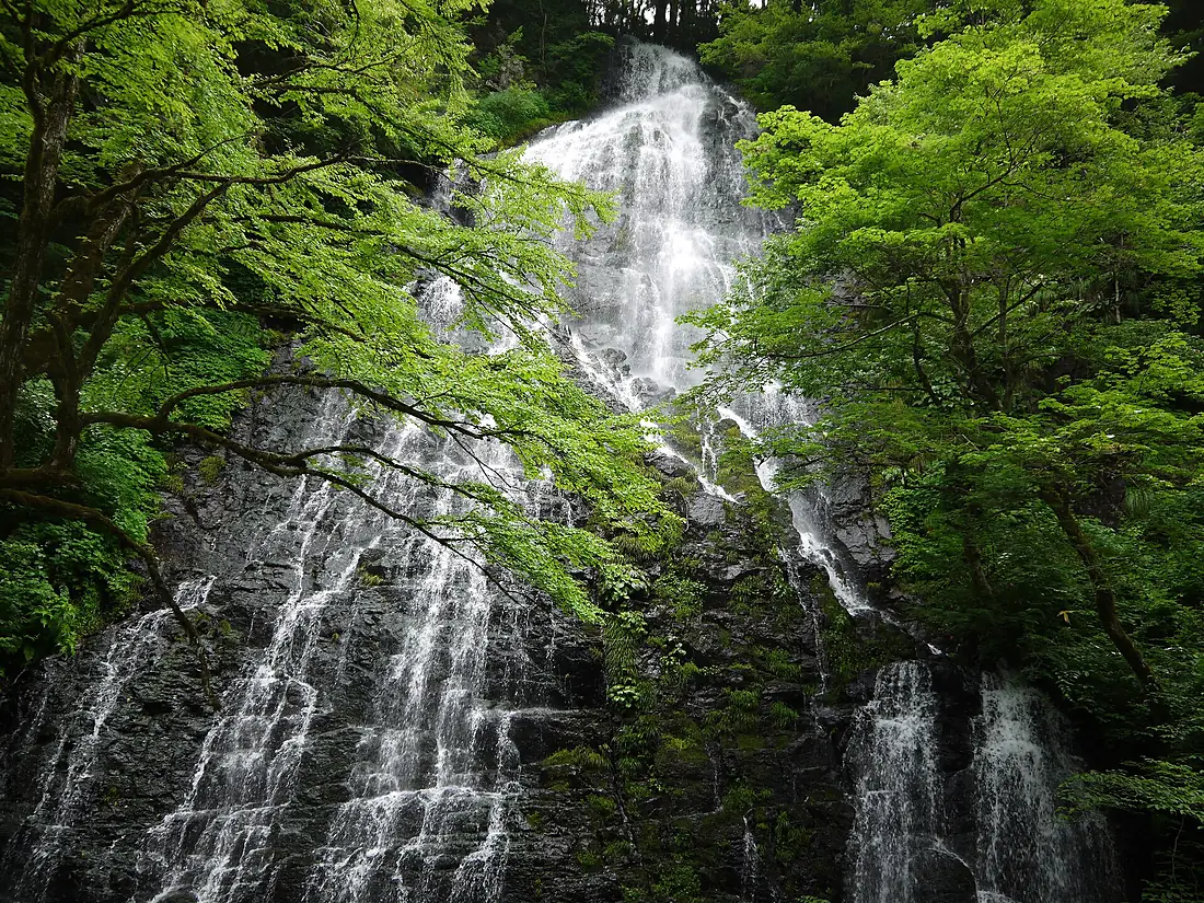 龍双ヶ滝初夏