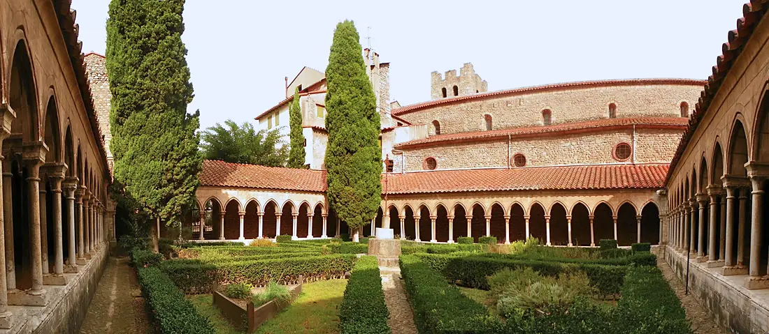 Claustre de l'abadia de Santa Maria d'Arles