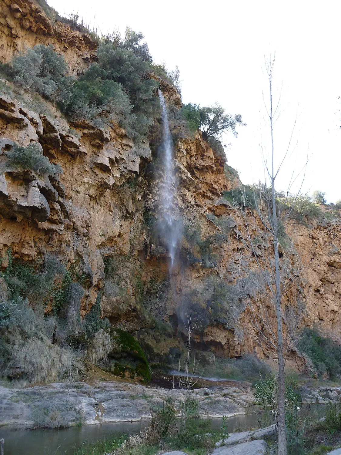 Salto de la Novia, Navajas 01