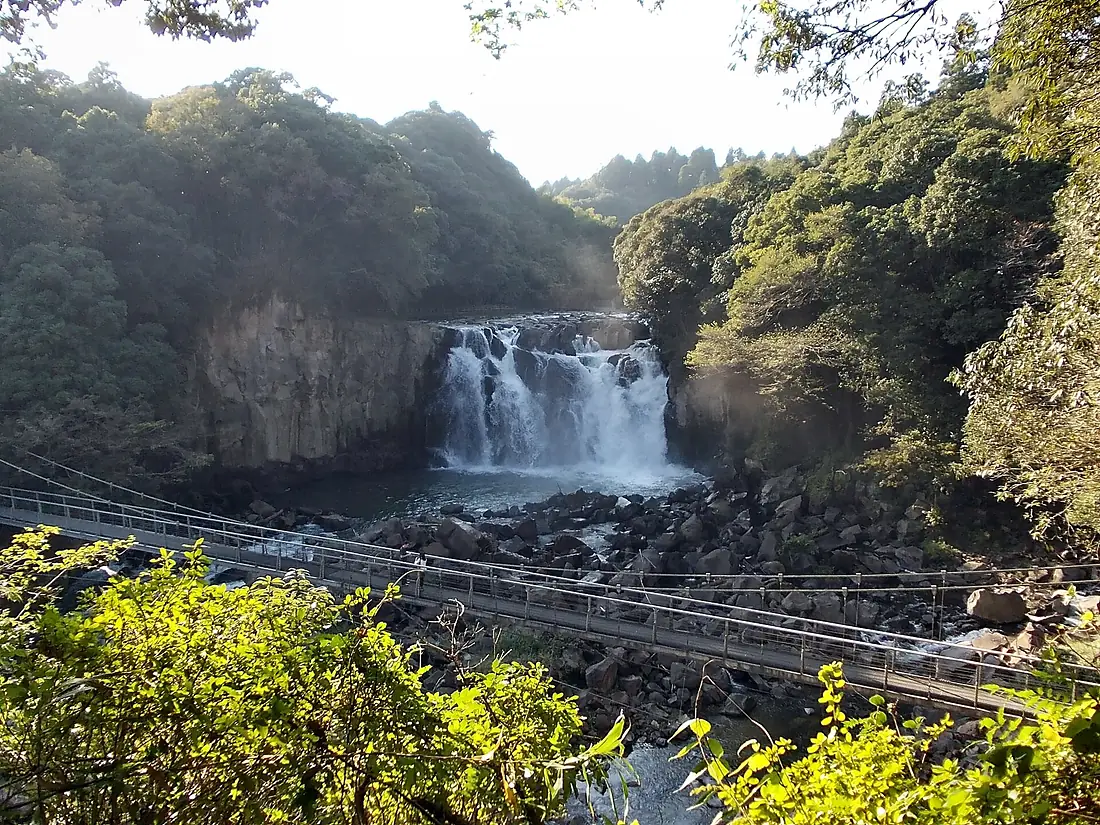 Sekinoo Falls 01